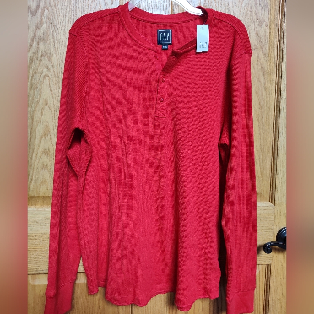 NWT GAP Men's Red Waffle Henley Shirt